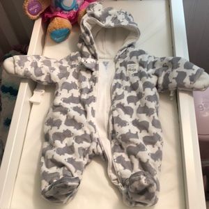 Carter’s winter jumper, Newborn, GUC
